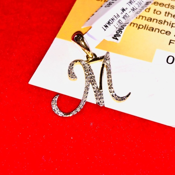 10k solid gold Real Genuine Diamond M initial pendant Not plated, FREE APPRAISAL - Picture 4 of 8